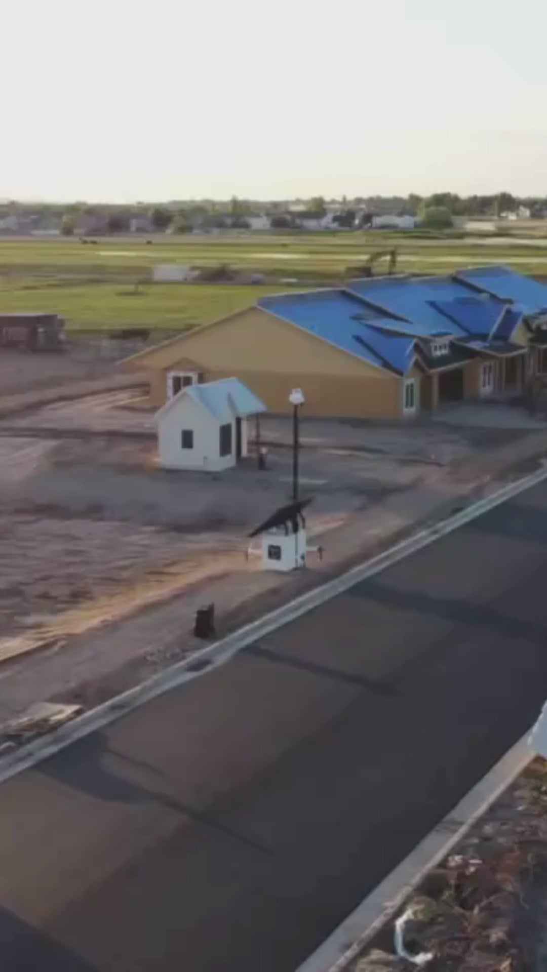 Load video: Duck View Systems AI-Powered Solar 4G Mobile Surveillance Unit