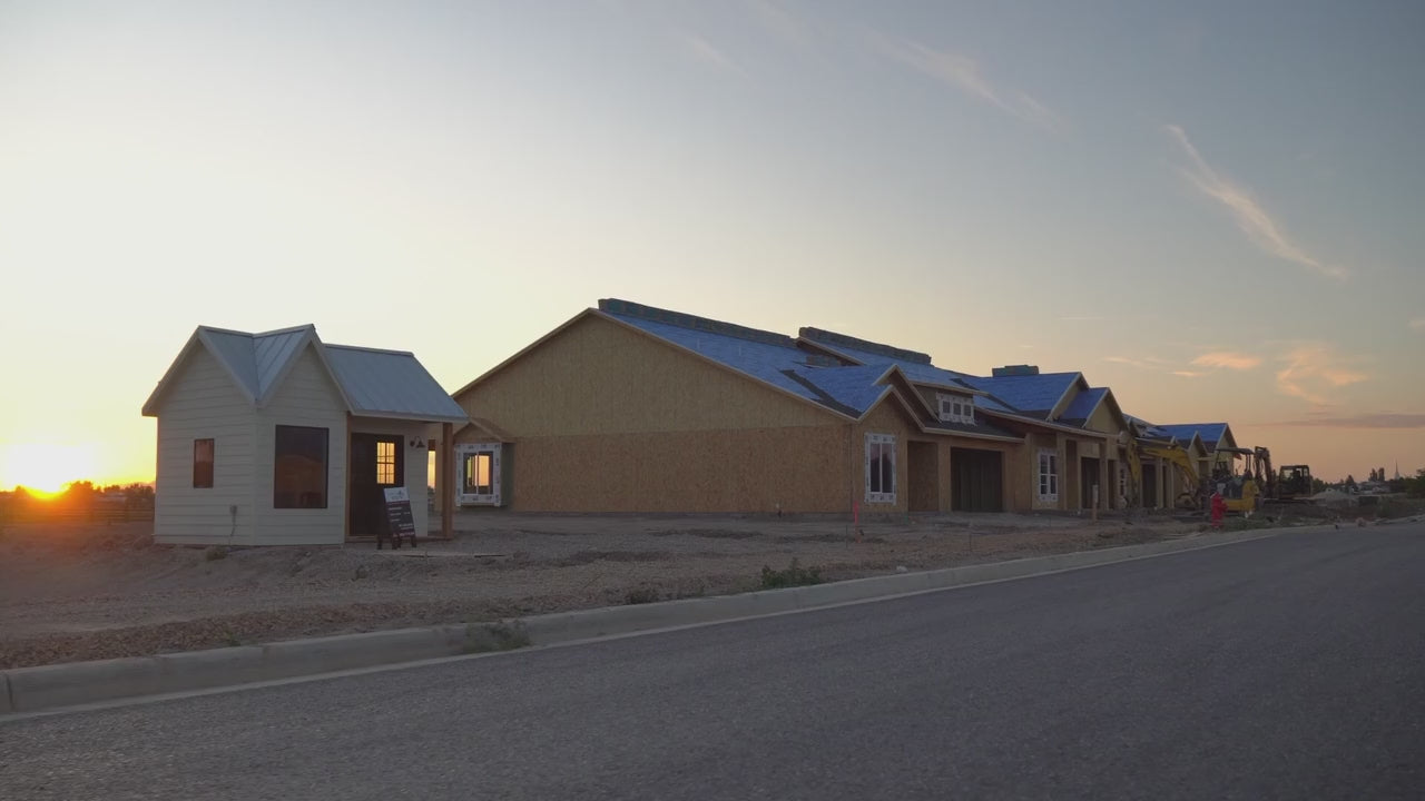 Load video: Duckview Systems' AI-Powered Solar 4G Mobile Surveillance Unit